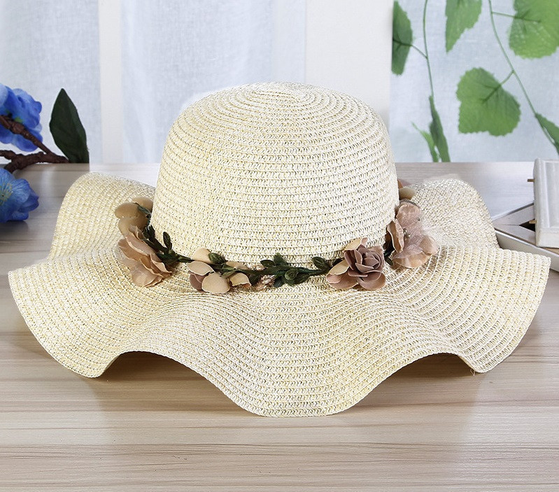 Жіноча пляжна капелюх з віночком і хвилястими краями біла, фото 1