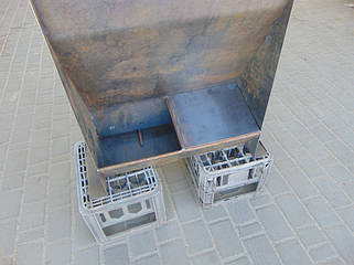 Комплектуючі для кормушок, поїлок на свиноферму