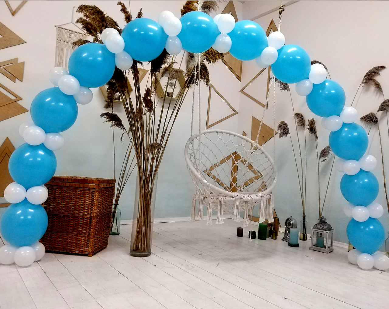 Набір для гірлянди з повітряних кульок (біло-блакитна) на день народження хлопчика