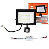 Прожектор світлодіодний ЄВРОСВІТЛО 30 Вт із датчиком руху EV-30-504D 6400К, фото 6
