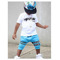 Качественный модный комплект для мальчика (белая футболка, голубые шорты и кепка)