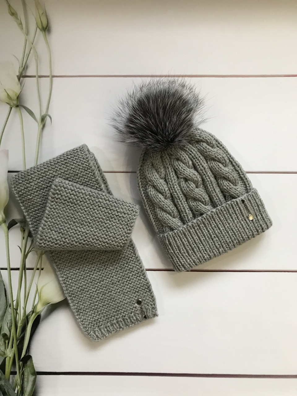 Зимовий в'язаний теплий набір шапочка та шарф із натуральним хутряним бубоном ручної роботи для хлопчика та дівчинки.