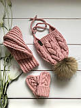 Зимовий в'язаний теплий набір шапочка та хомут рукавиці ручної роботи для дівчинки., фото 2