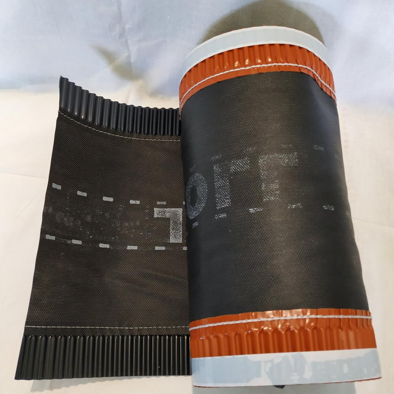 Конькова вентиляційна стрічка Top Roll 310х5000 мм чорний для керамічної та цементно піскової черепиці