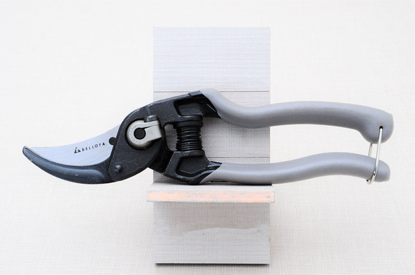 Секатор Bellota 3504-23 кований