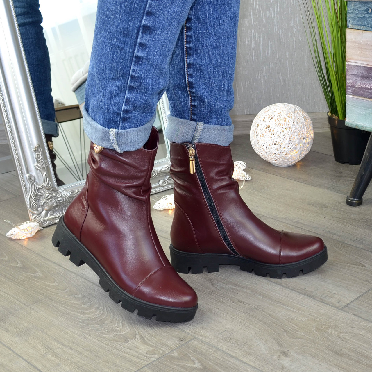 Стильні жіночі черевики з бордовою шкіри, потовщена тракторна підошва, фото 1