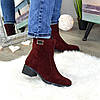 Жіночі замшеві туфлі на стійкому каблуці, декоровані фурнітурою. Колір бордо, фото 3