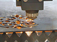 Раскрой листового металла (лазерная резка, штамповка, гильотина)
