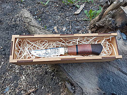 Ніж для полювання слідопит в подарунковій коробці