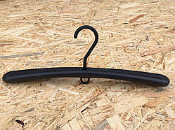 Плічка (вішалка) пластикове чорне для верхнього одягу