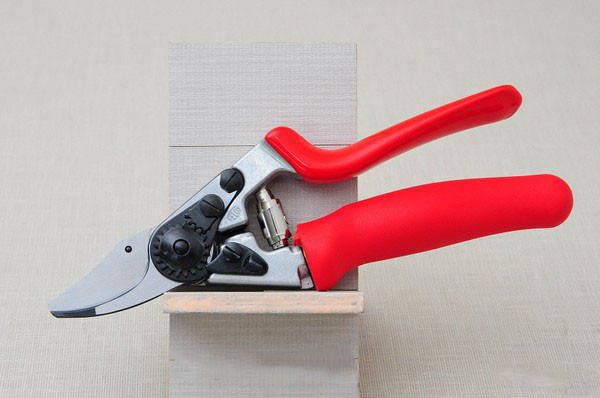 Садовий секатор FELCO 12 - Фелко 12 обвідний ергономічний, фото 1