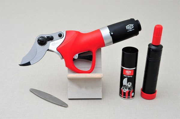 Електросекатор Felcotronic Felco 811 з батареєю і рюкзаком - Фелкотронік Фелко 811