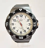 Зовнішній чоловічий (підлітковий) водонепроникний годинник Q&Q VR18J003Y чорний