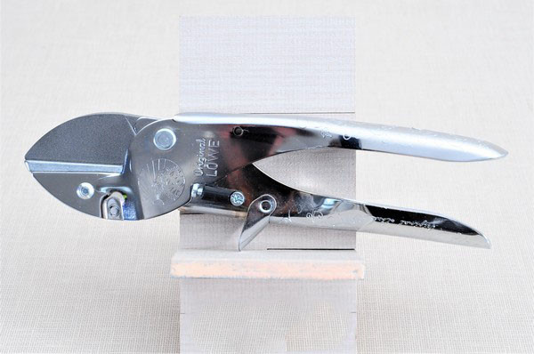 Секатор Lowe 1.102 садовий з коваделцем - Льове 1.102