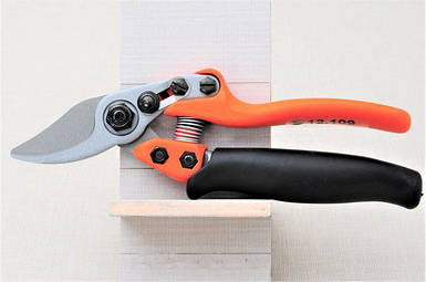 Секатор LOWE 12.109 з поворотною ручкою - Льове 12.109