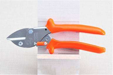 Секатор Lowe 5.127 маленький з коваделцем - Льове 5.127