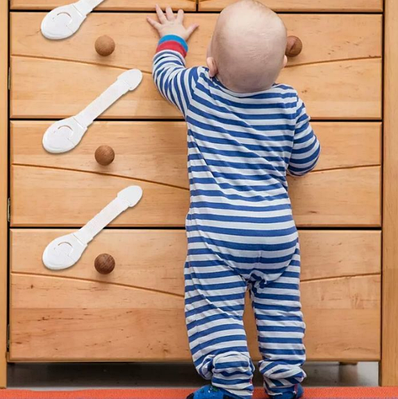 Замки на меблі, вікна, холодильник для дитячої безпеки