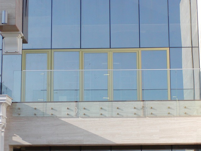 Балконна огорожа зі скла