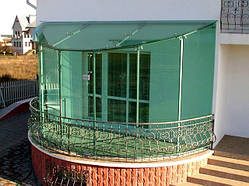 Остекання балкона зі скляним дахом