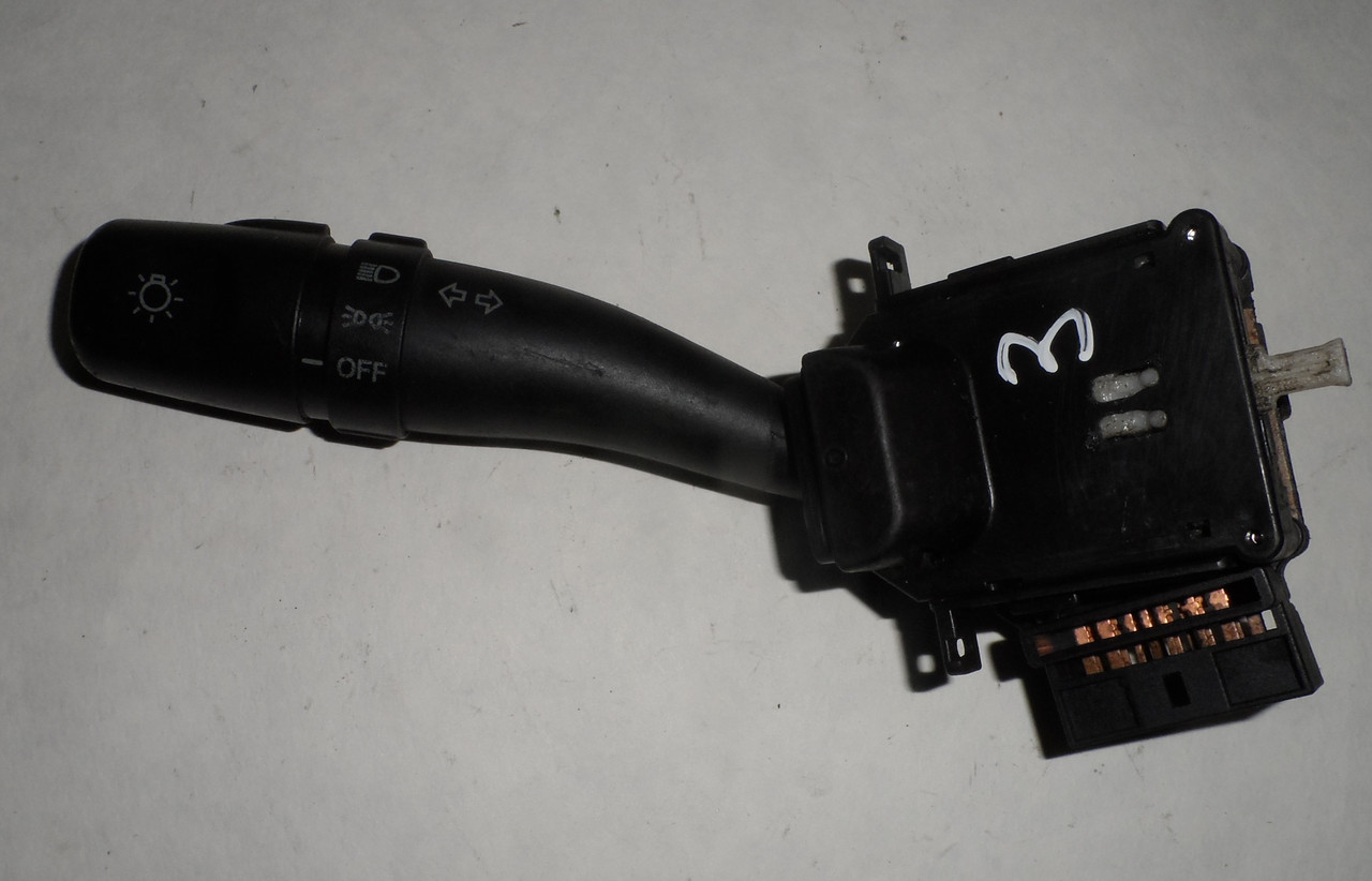 Підрумовий перемикач поворотів лівий Hyundai Santa FE 2001-2006 9341026000