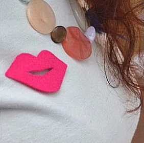 Розпродаж! Весільна бутоньєрка Губи з фетру для подружок Нареченої