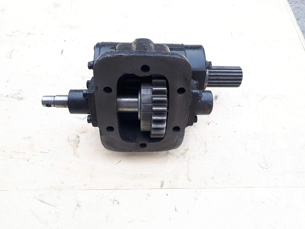 133ГЯ-4206010 Коробка відбору потужності (133ГЯ4206010)