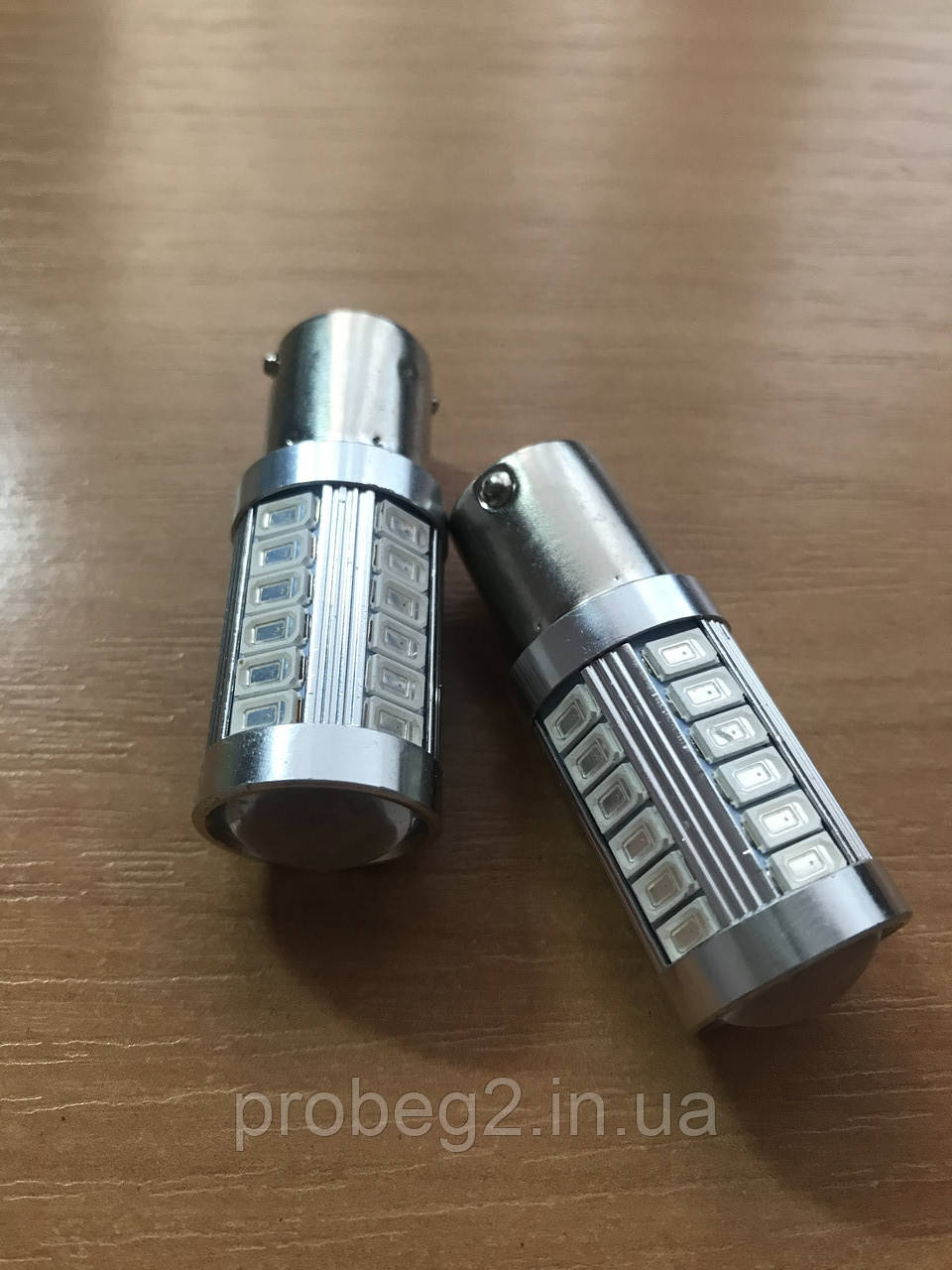 Червоні світлодіодні лампи лінза + 33 діоди 12v. 2 шт.