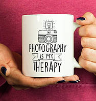 Білий кухоль з принтом "Photography Is My Therapy"
