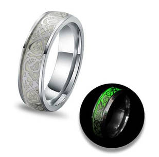 Кільце з орнаментом, світиться в темряві