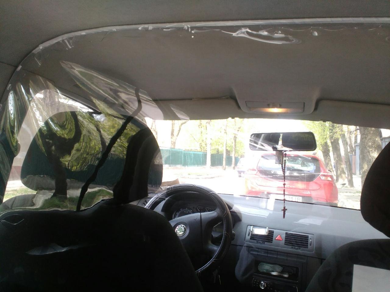 Прозорий силікон товщина 300 мкм М'яке скло для створення захисної перегородки від вірусів у таксі