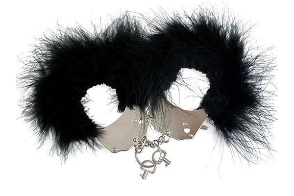 Наручники металеві з чорним хутром Adrien Lastic Handcuffs Black