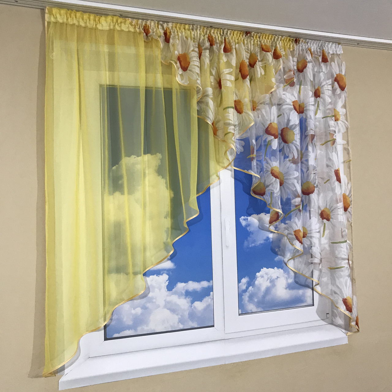 Кухонні фіранки на маленьке вікно №418 жовта