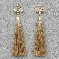 Сережки пензля жіночі гвоздики золотистого кольору довгі об'ємні кольори шампань із кристалами довжина 11 см