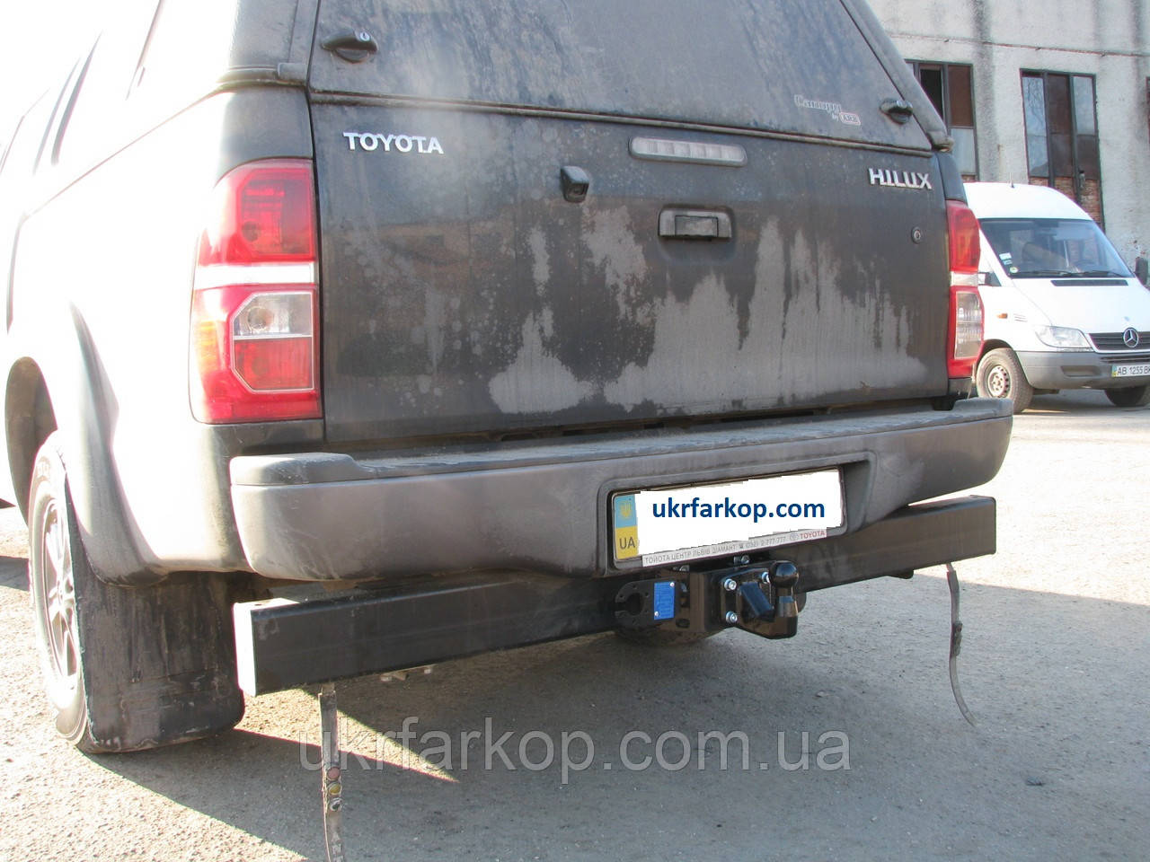 Фаркоп Toyota Hilux (2010-2015) Фаркоп на Тойота Хайлюкс, фото 1