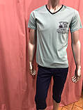 Трикотажний чоловічий комплект для дому та сну Gazzaz футболка з капрі, фото 2