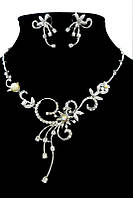 Набір Neoglory: кольє + сережки. Родій. Камені: циркон. Довжина кольє: 42-45 см Сережки: 3.5 см
