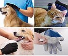 Рукавичка для вичісування шерсті кішок і собак True Touch, фото 8