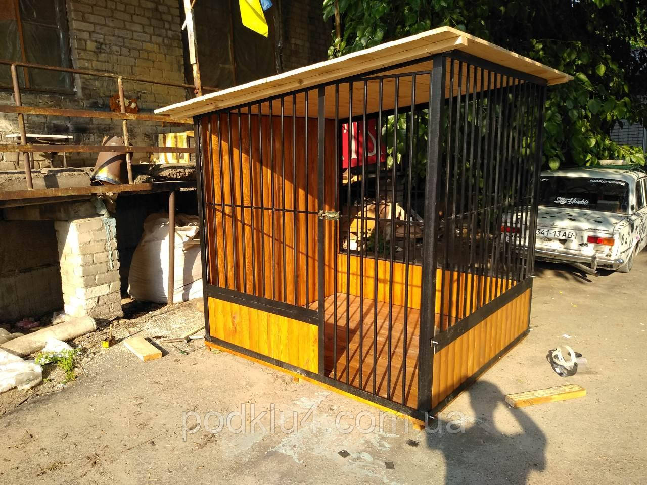 Вол'єр для собак із дерева та металу