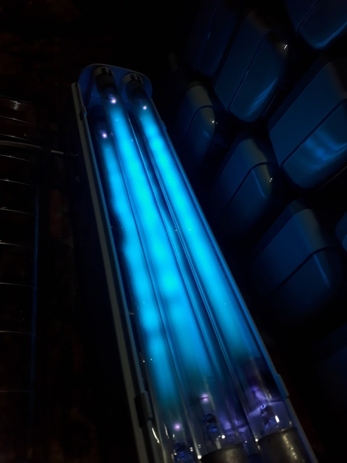 Бактерицидные (кварцевые) лампы излучают. Лампа бактерицидная линейная лл уф 8вт g5 uvc t5. Бактерицидная дезинфекционная лампа uvc. Ультрафиолетовая лампа открытого типа. Под кварцевой лампой.