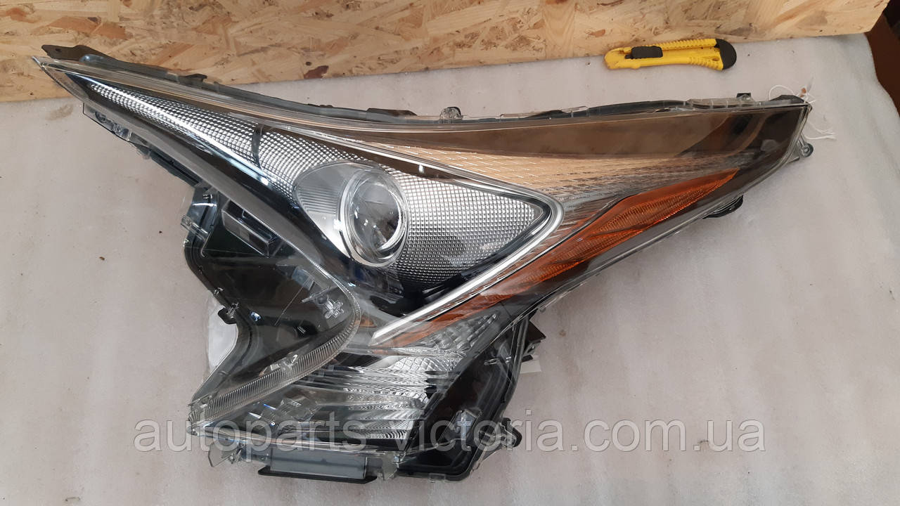 Фара ліва 8107047711 Toyota Prius 16-18 LED США БУ