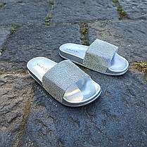 Тапочки зі шпиталями вуличні сланці міські жіночі срібні сріблясті блискучі з камушками, фото 2