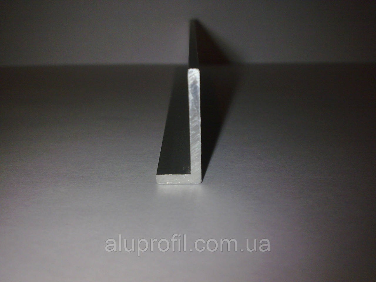 Алюмінієвий профіль — кутник алюмінієвий 20х6х1,5 AS