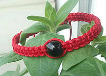 Шамбала "червона нитка" з натуральним каменем "чорний агат".  Якість.