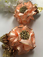 Набор заколок для волос с цветочками персикового оттенка и золотыми листиками
