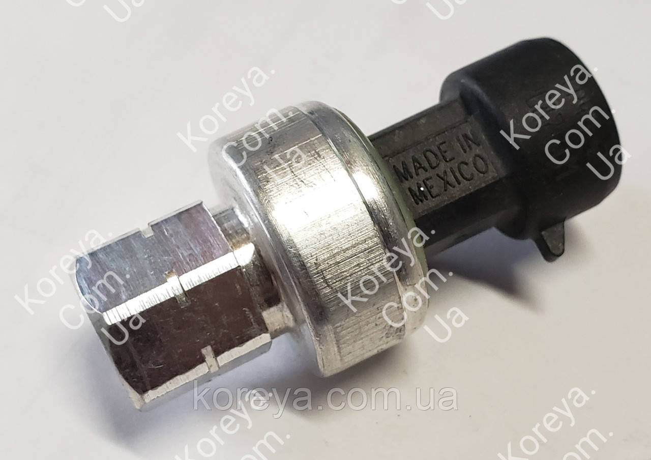 Клапан-датчик давления кондиционера Ланос 95018104 - фото 1 - id-p551627308