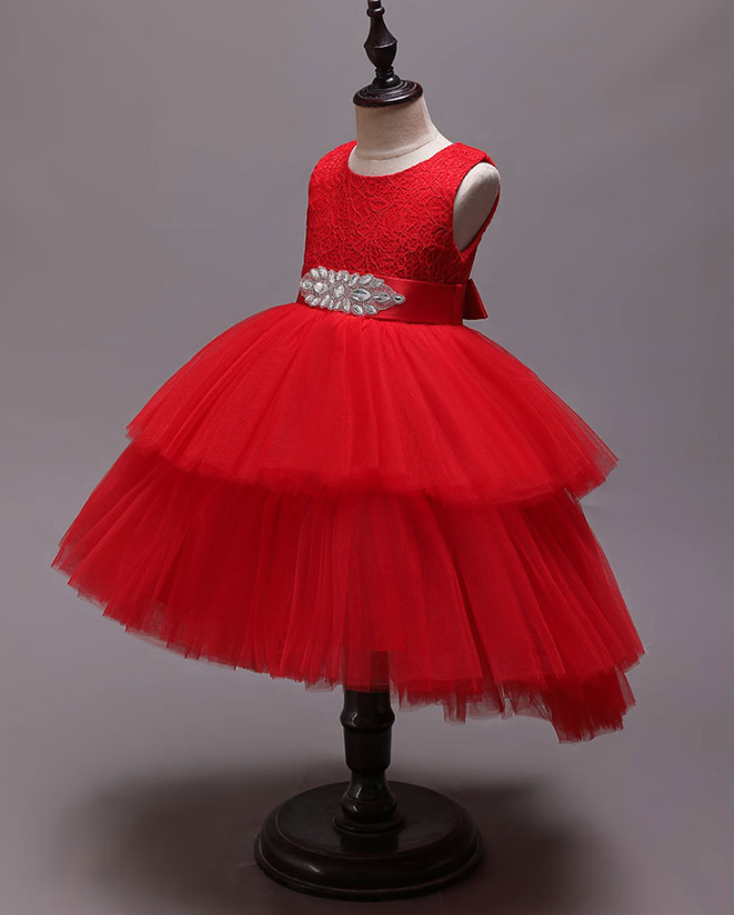 Ошатне червоне плаття, каскадне пишне для дівчинки Elegant red dress, cascading magnificent