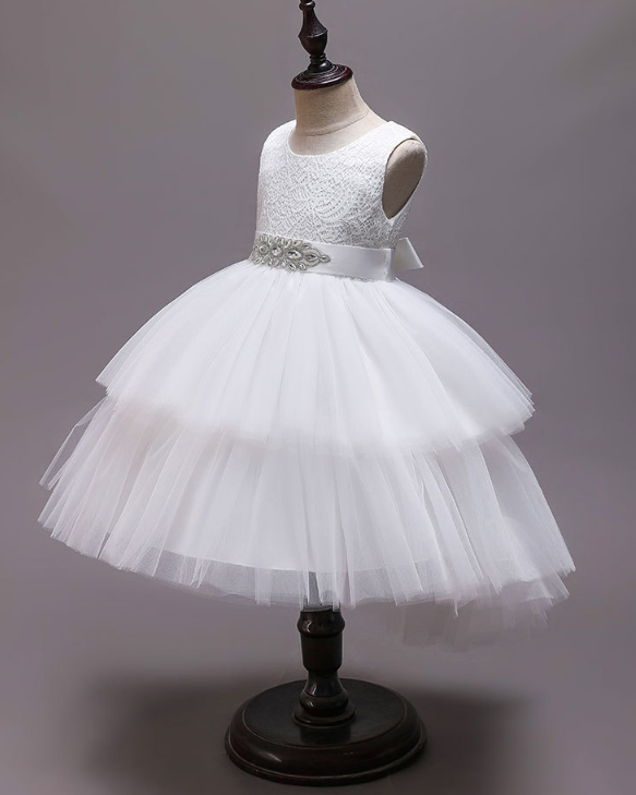 Ошатне біле плаття, каскадне пишне для дівчинки Elegant white dress, cascading magnificent