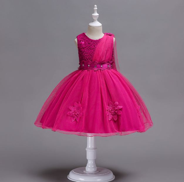 Ошатне яскраве малинове  плаття.  Elegant bright raspberry dress.