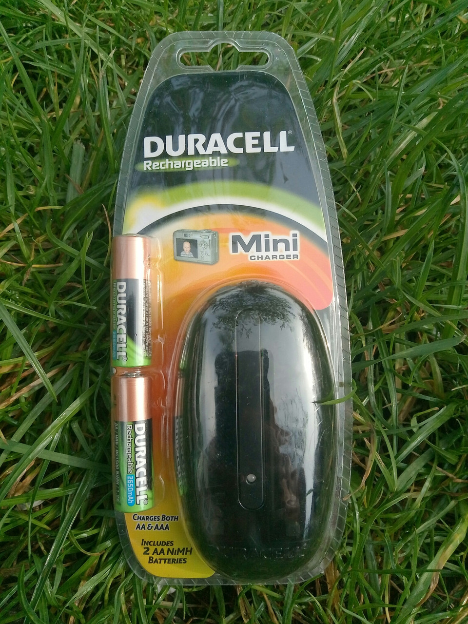 Зарядний пристрій Duracell CEF20EU