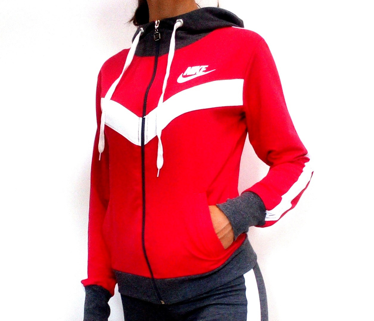 Трикотажна жіноча майстерня Nike р. S - 44